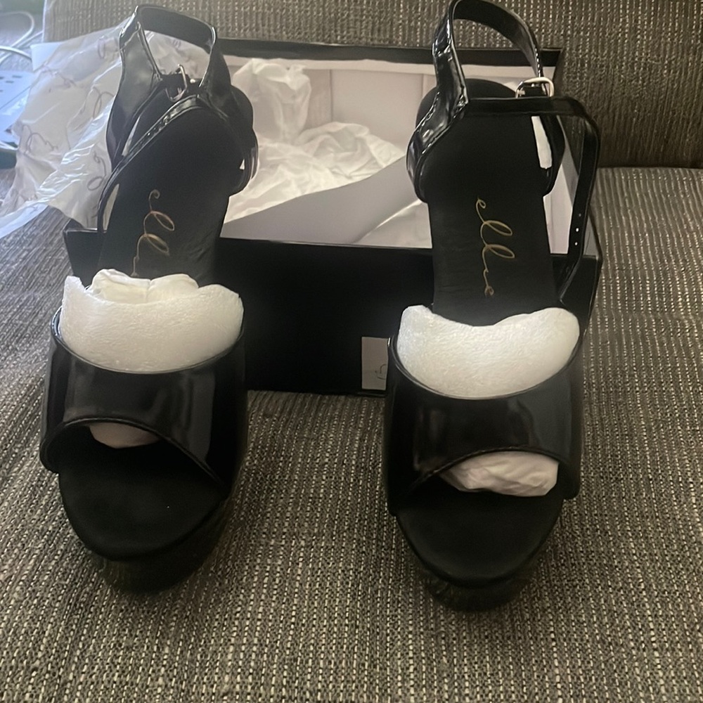 Women’s platform high heel size 9
